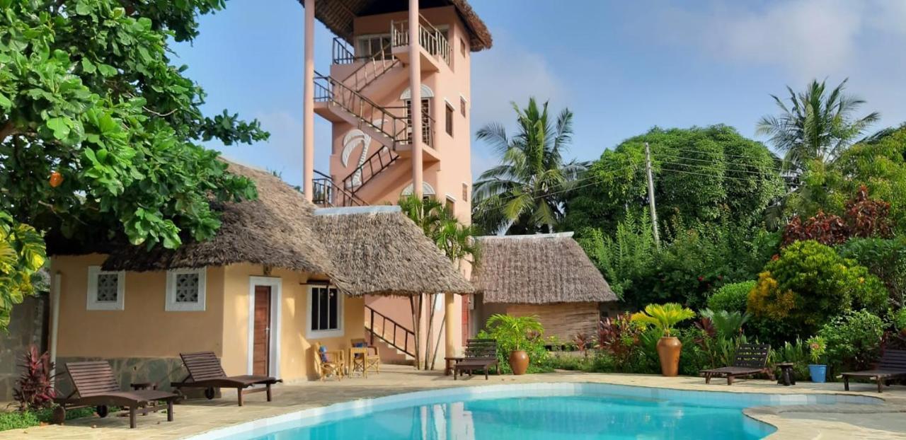 Luxury Villa Soleil, Galu Diani Beach Exterior photo